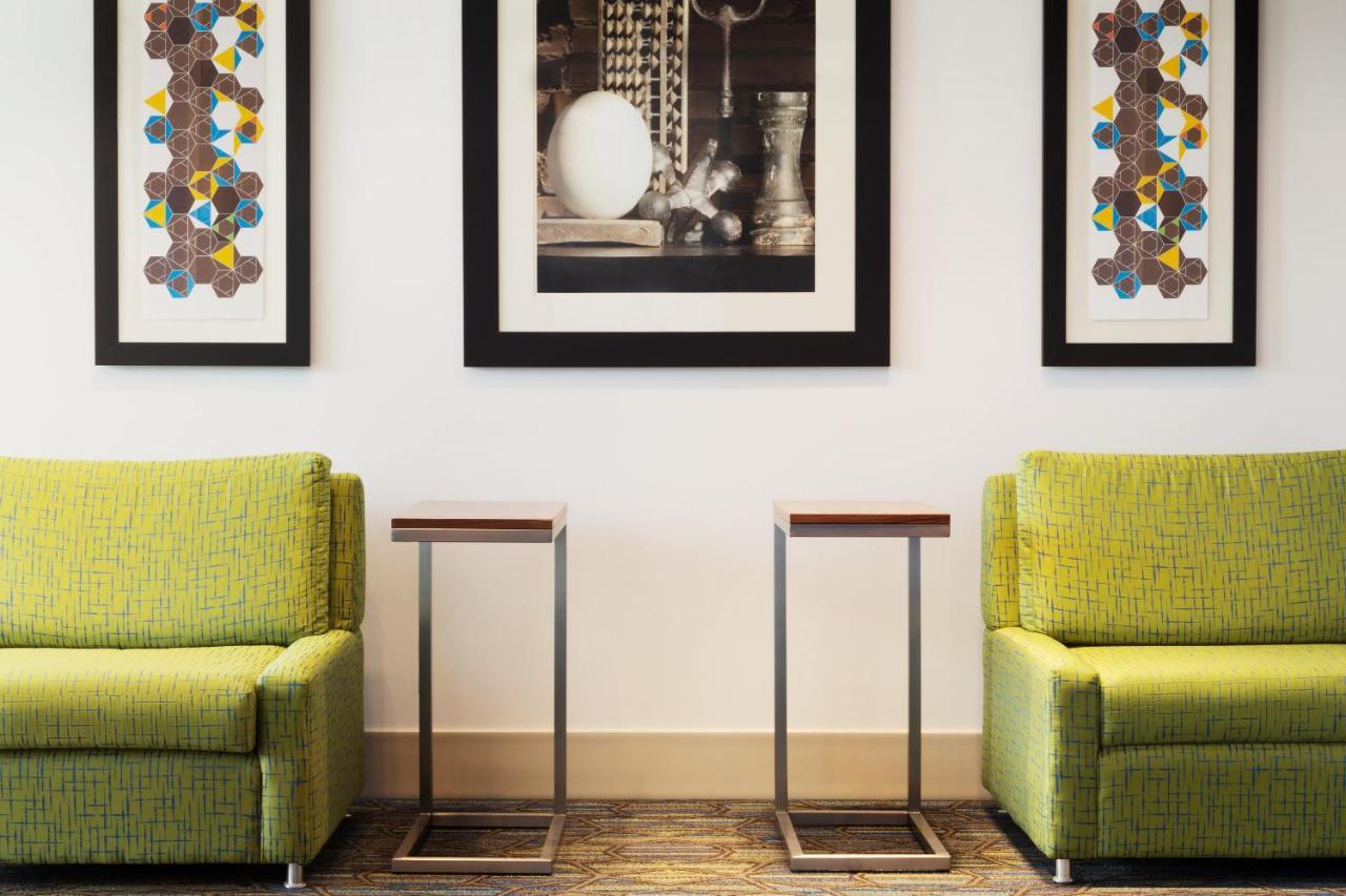 Holiday Inn Express & Suites - Milwaukee West Allis By Ihg Kültér fotó