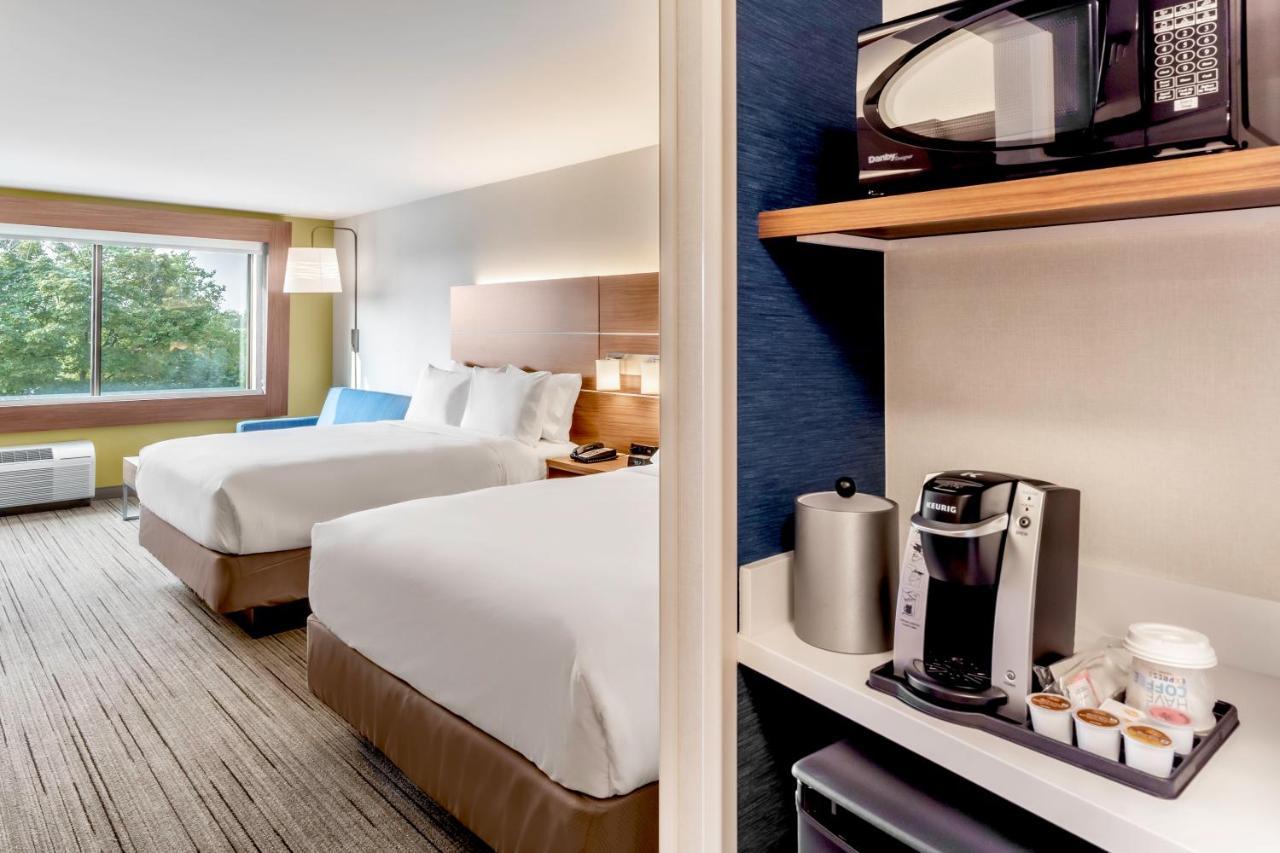 Holiday Inn Express & Suites - Milwaukee West Allis By Ihg Kültér fotó