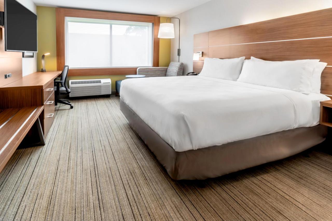 Holiday Inn Express & Suites - Milwaukee West Allis By Ihg Kültér fotó