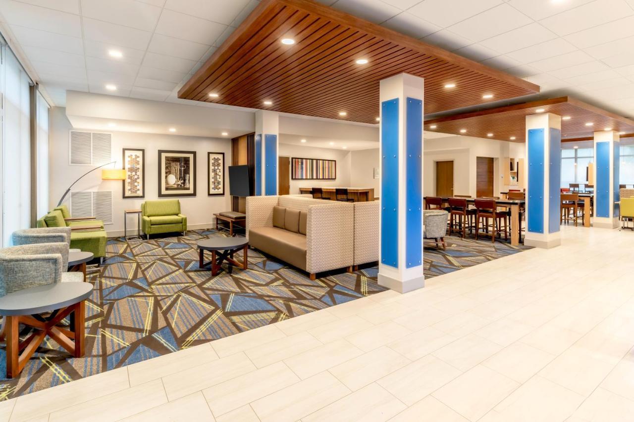 Holiday Inn Express & Suites - Milwaukee West Allis By Ihg Kültér fotó