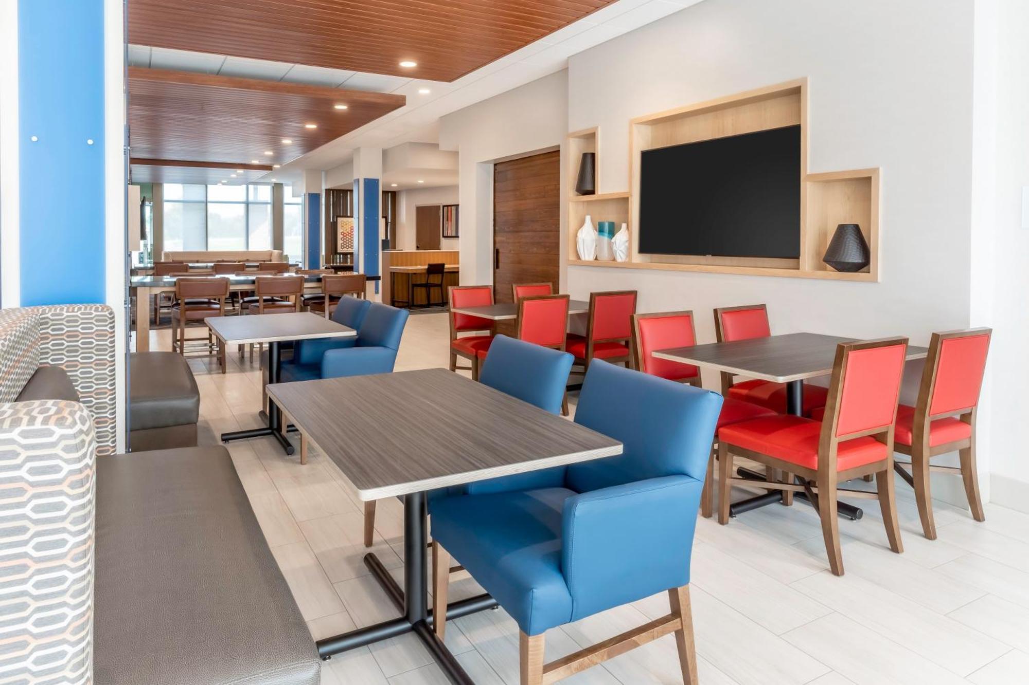 Holiday Inn Express & Suites - Milwaukee West Allis By Ihg Kültér fotó